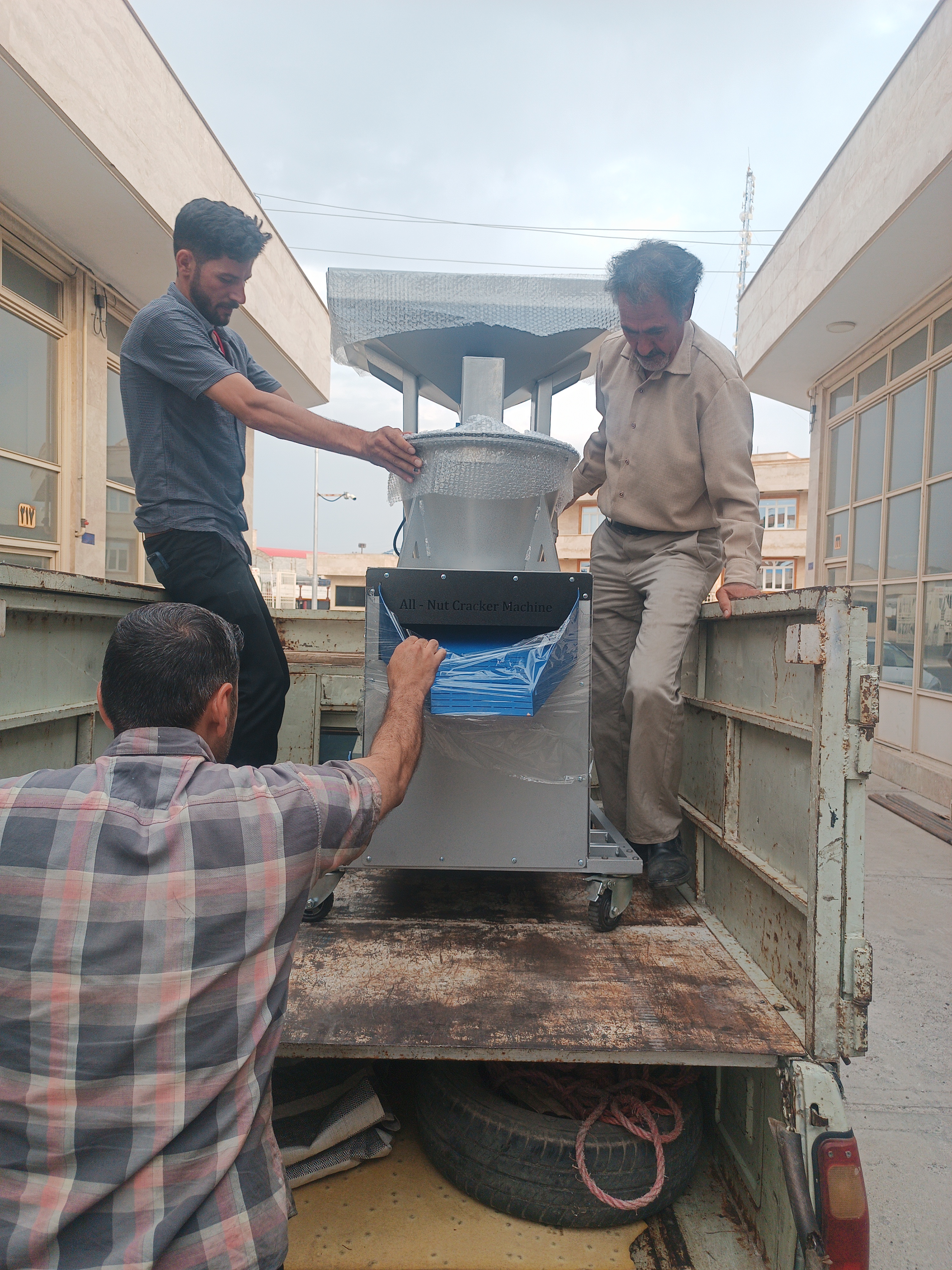 دستگاه گردوشکن اتوماتیک مخروطی | گردوشکن صنعتی تبریز ماشین